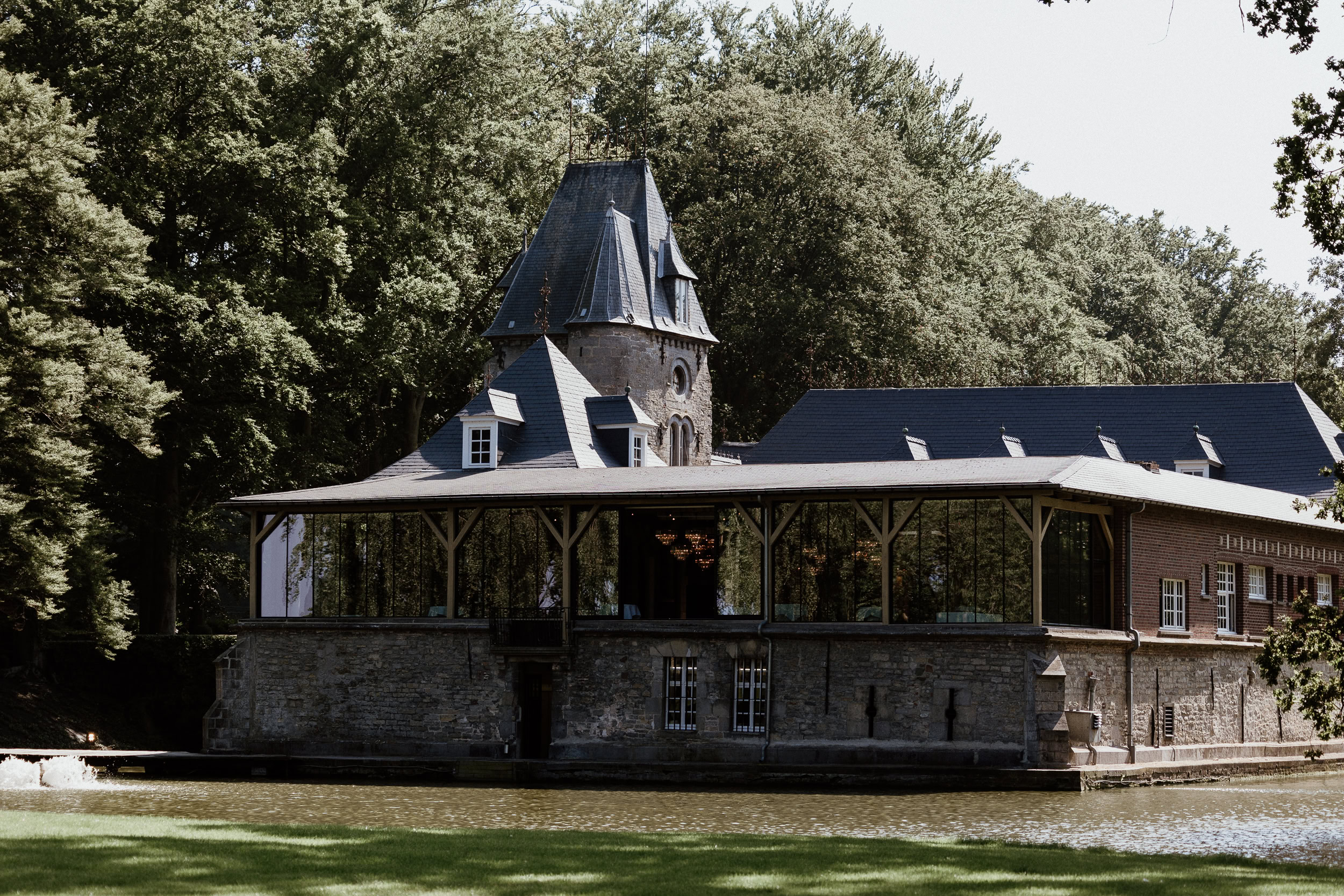 Wedding at Château du Biez in Pecq, Belgium, near Lille