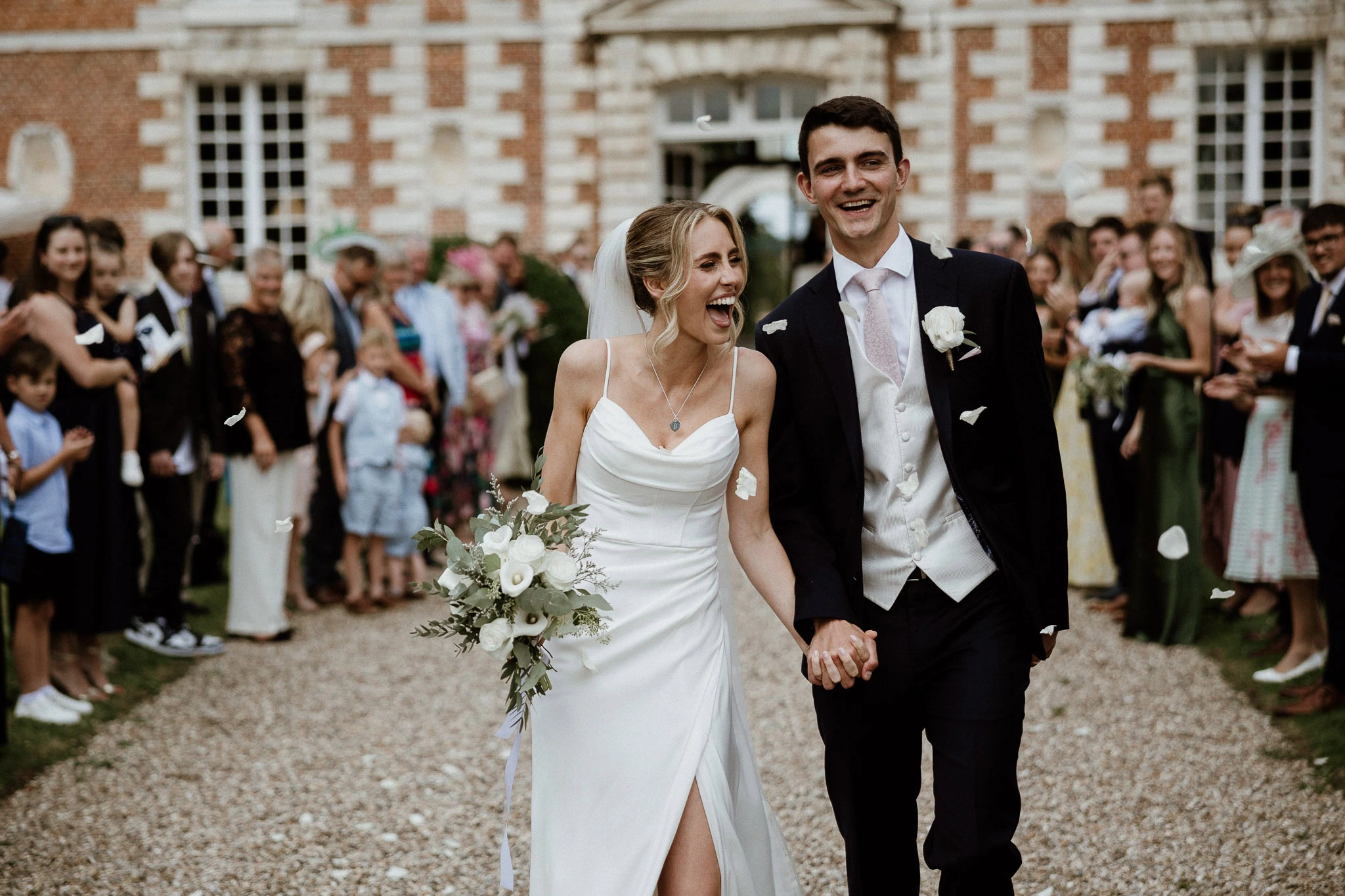 An Elegant English Wedding at Château de Vauchelles: A Magical Union Near Amiens - maxime decarsin